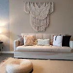 Scarletz Suites Klcc I Homebrickz