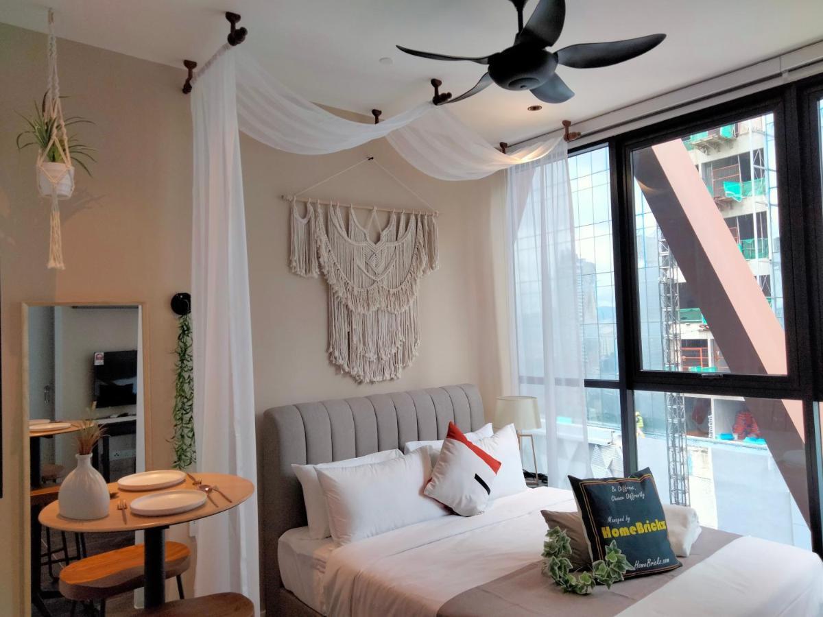 Apartment Scarletz Klcc I Homebrickz Kuala Lumpur