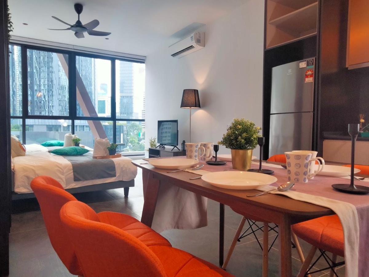 Scarletz Klcc I Homebrickz Apartment