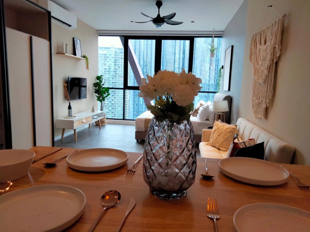 Apartment Scarletz Klcc I Homebrickz